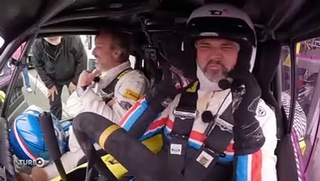 VIDEO - Renault 5 Turbo 3E, une virée tout en glisse à bord de la sportive électrique