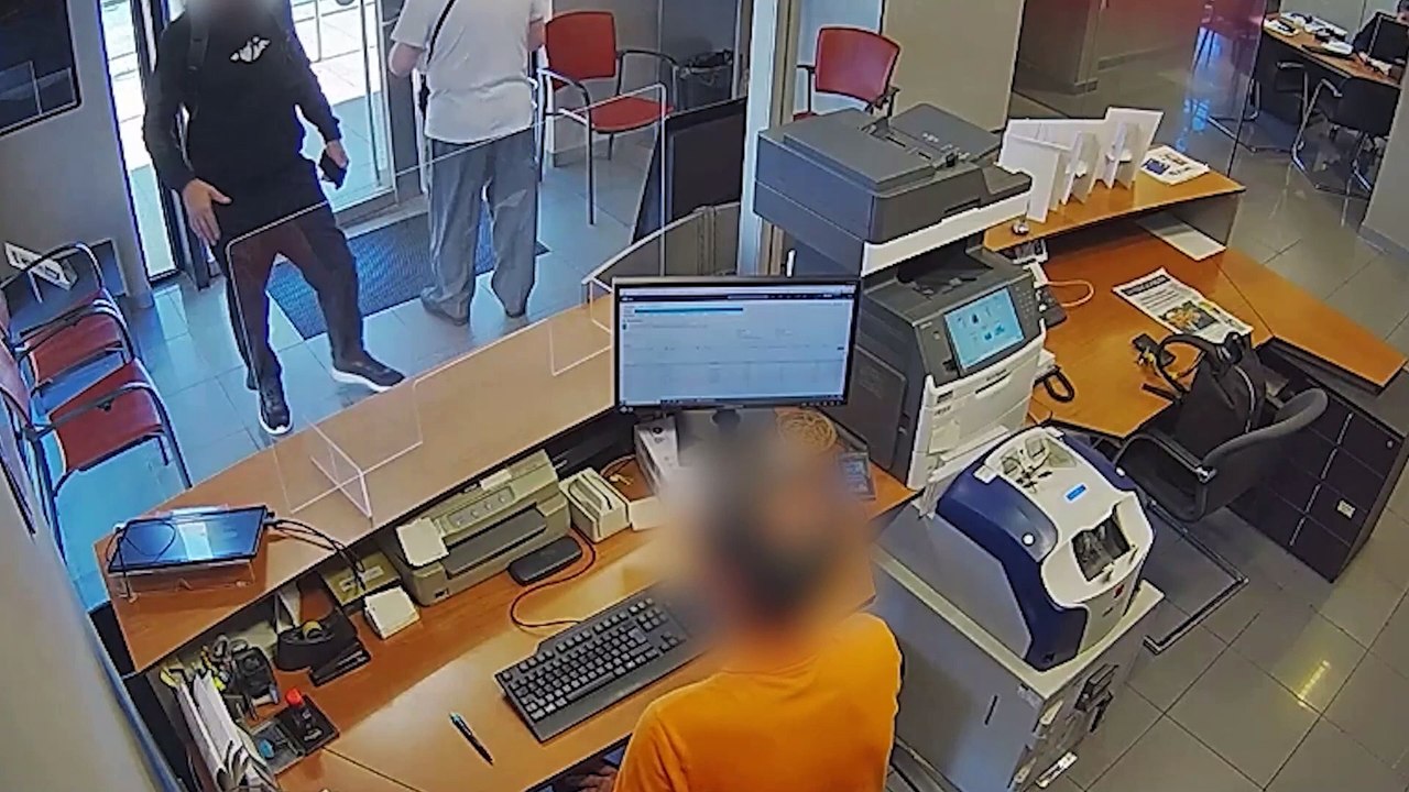 Desarticulada la banda que atracó a punta de pistola un banco en Hontalbilla