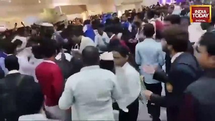 Video: Chaos over food plates during lunch at Investor Summit in Bhopal