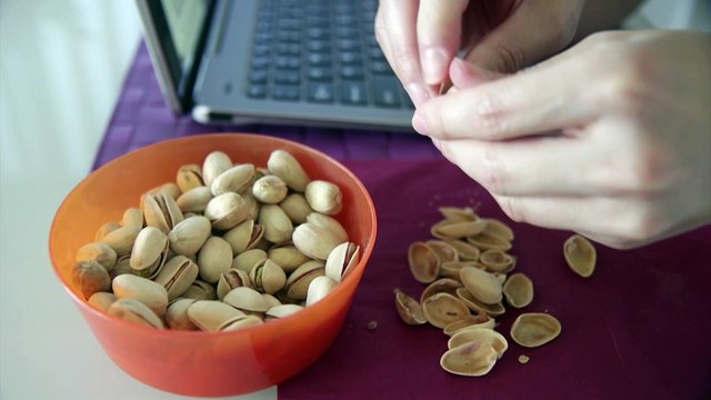 Un estudio señala que el pistacho contribuye a mejorar el estado de ánimo de los jóvenes
