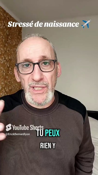 Stressé et angoissé ✈️ #comique #humour #voyage #avion #aéroport #mafemme #viedecouple