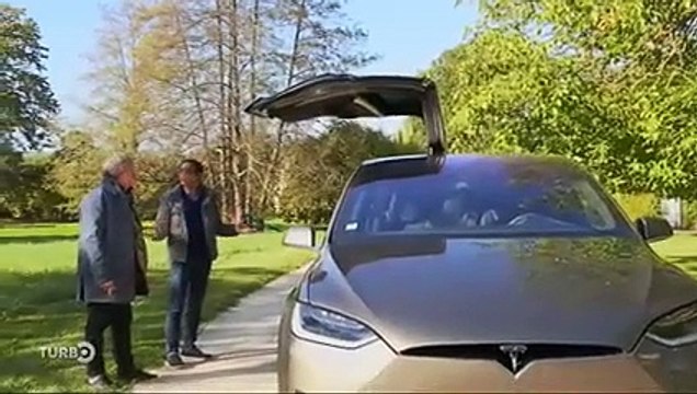 Turbo du 23/10/2016 : Tesla Model X, Audi TT RS, et road trip au volant de l'Audi Q3