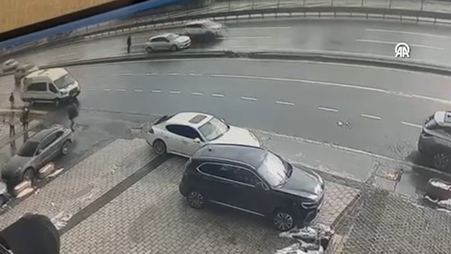 Trafik kazasında yaralanan doktor yaşam mücadelesini kaybetti