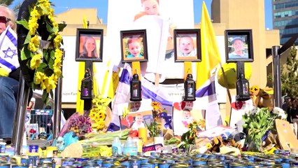 Despidieron los restos de la familia Bibas