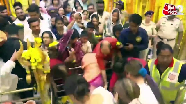 Kumbh Mela 2025: महाशिवरात्रि पर उमड़ी बेतहाशा भीड़, प्रयागराज से काशी तक जनसैलाब