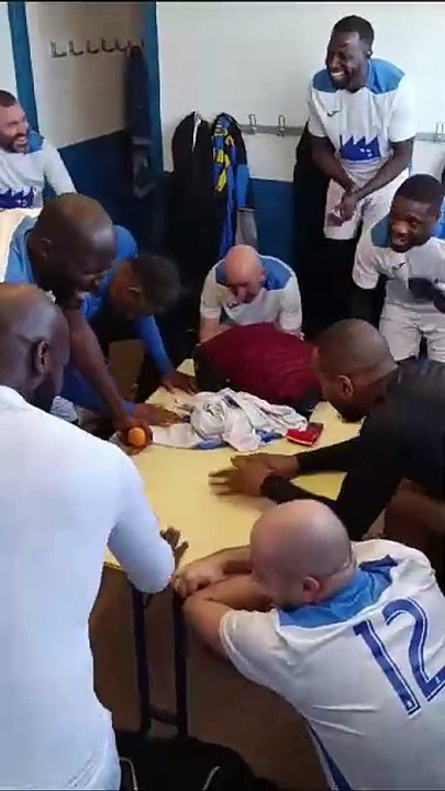 L’ambiance dans les vestiaires de Champagne après la victoire des Vétérans À contre MONTMAGNY
