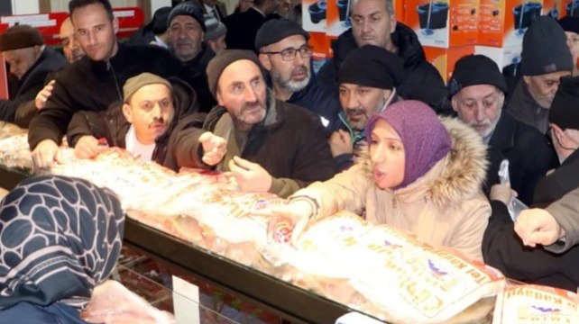 Market açılışında izdiham çıktı!