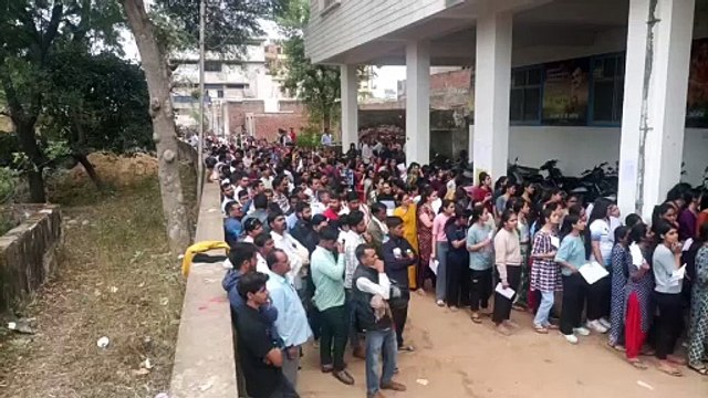 रीट: गहनता से जांच के बाद दिया परीक्षा केन्द्रों में प्रवेश