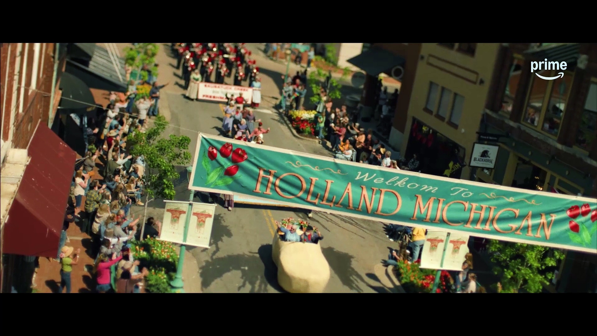 Holland Trailer #1 (2025) featuring Nicole Kidman and Gael García Bernal