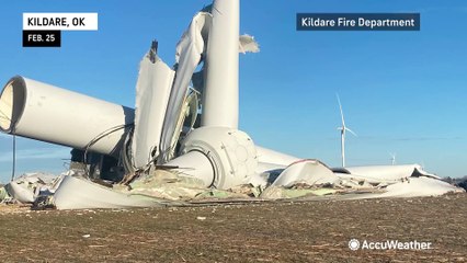 Wind turbine collapses in Oklahoma