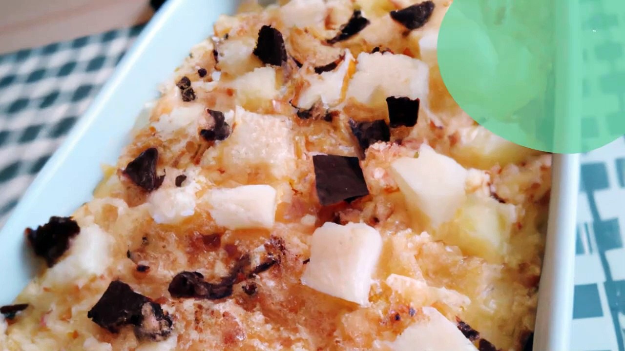 Crumble à l'ananas, coco et chocolat blanc