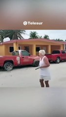 Extranjera reclama a yucateco por auto estacionado en Chuburná Puerto