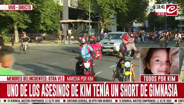 Incidentes en la marcha por Kim: vecinos intentaron ingresar a la Municipalidad