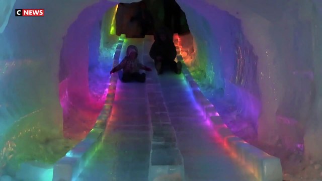 Etats-Unis : un château de glace fait vibrer les amateurs de froid