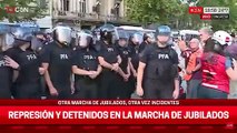 La Policía Federal reprimió a manifestantes durante la marcha de los jubilados en el Congreso