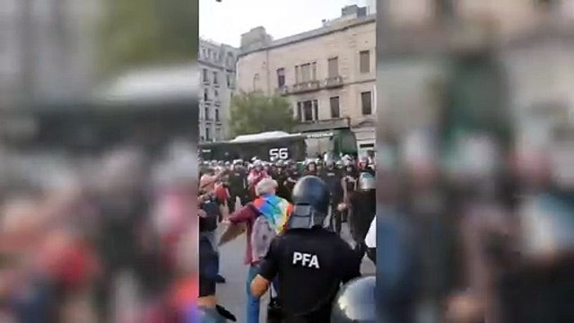 Así reprimió la Policía Federal a los jubilados en el Congreso