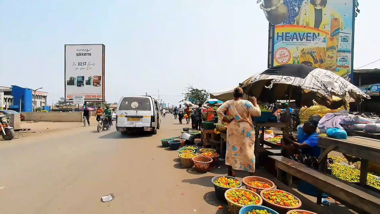 🇬🇭 EXPLORING ALONGSIDE THE REAL AFRICAN STREET IN WEST AFRICA (ACCRA, GHANA)