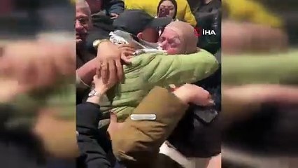 Filistinli mahkumlar özgürlüğe kavuştu! İhlal nedeniyle geciken takas gerçekleşti