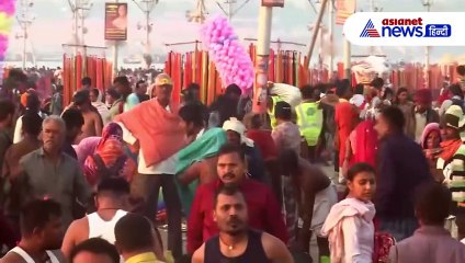 महाकुंभ समापन के बाद भी संगम में डुबकी लगाने बेताब हैं लोग, कम नहीं हो रही भीड़