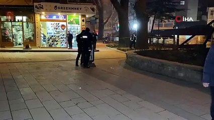 Bursa\'da feci olay! 550 yıllık çınar, tarihi Camii’nin üzerine devrildi