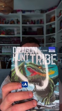 Plongez dans l’univers sombre et captivant de Dragon Hunt Tribe 🐲⚔️ ! Entre combats épiques, mystères ancestraux et un destin incertain, ce manga de dark fantasy vous entraîne dans une aventure où la frontière entre l’homme et la bête se trouble.