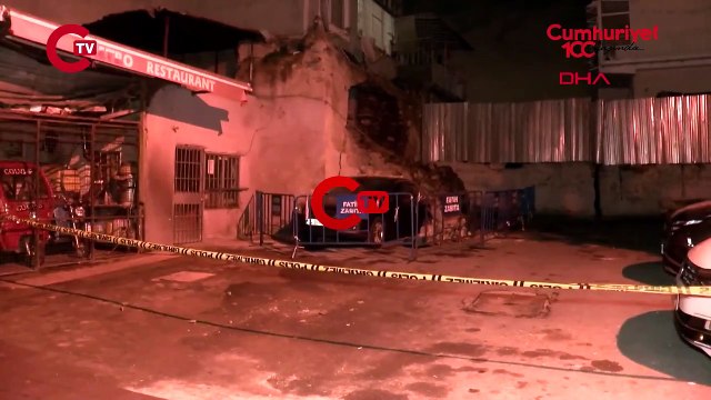 İstanbul'da otoparkta duvar çöktü: Araçlar hasar gördü