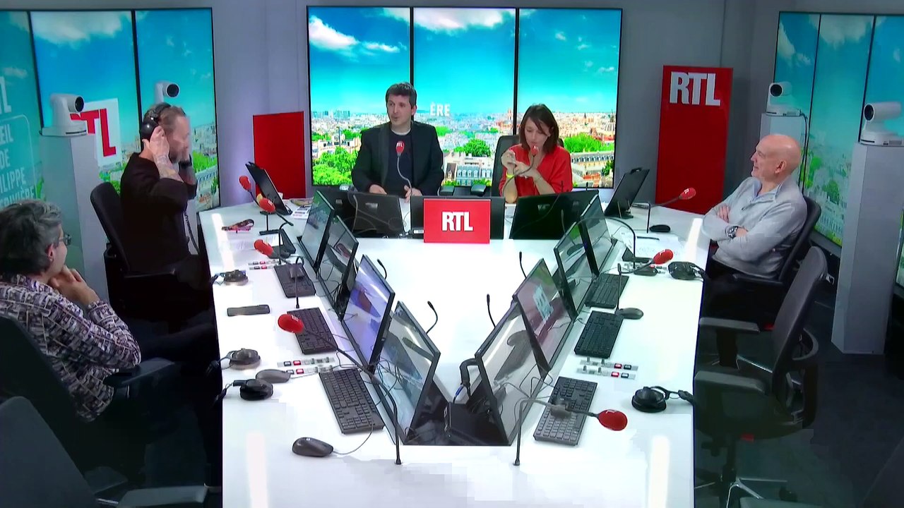 "Traverser le hall 7 du Salon sans boire une consommation, c'est comme faire le Vendée Globe sans se mouiller... c'est impossible"