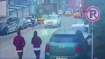 İstanbul'da güpegündüz kadın cinayeti: 15 yaş büyük sevgilsini öldürüp, intihar etti!