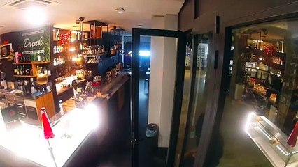 Pisa, ladro in azione al Camarillo Caf?