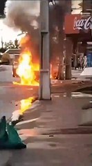 Vídeo mostra fogo consumindo veículo no Benedito Bentes