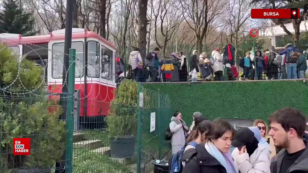 Bursa'da teleferik arıza yapınca metrelerce kuyruk oluştu