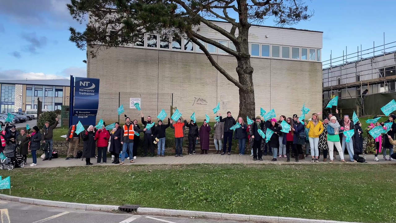 The picket line received lots of beeps of support from passing motorists