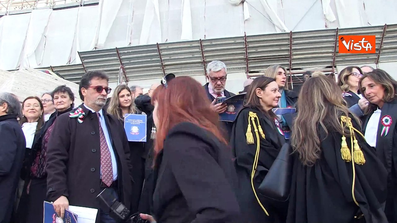 Riforma giustizia, il flash mob dei magistrati davanti alla Cassazione contro separazione carriere