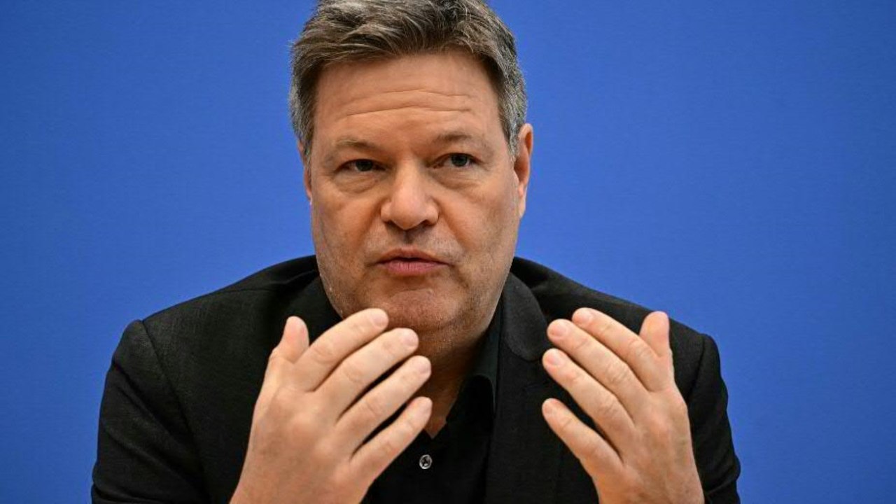 Mehr als 250.000 Menschen fordern Habeck zum Verbleib in der Politik auf