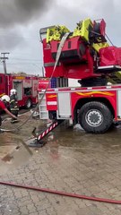 Bombeiros atuam em incêndio no Eusébio