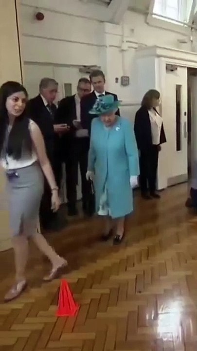 "Discover the Untold Secrets of the Queen: A Royal Journey Like No Other"