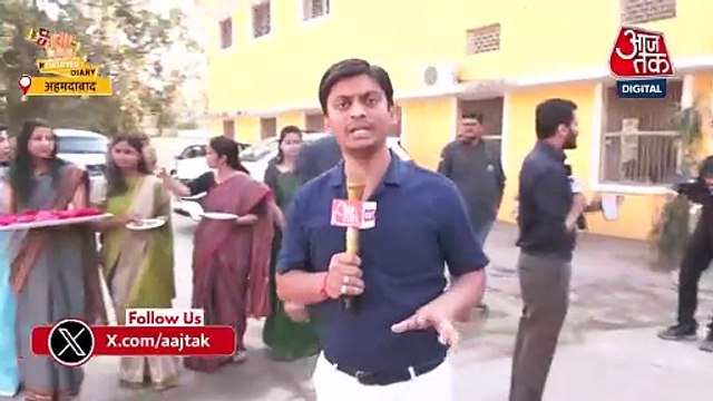 Gujarat Board Exams: गुजरात 10-12वीं बोर्ड परीक्षा शुरू, फूलों से छात्रों का स्वागत, लेकिन कड़ी निगरानी में होंगे एग्जाम