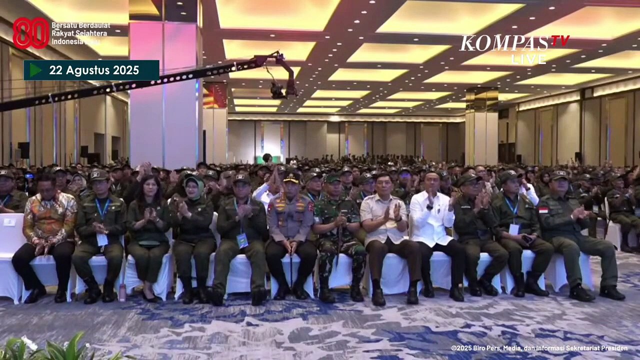 Riuh! Presiden Prabowo Batuk Saat Acara Pembekalan Sekolah Rakyat: Usia 74 Tahun, Tapi Tak Mau Kalah