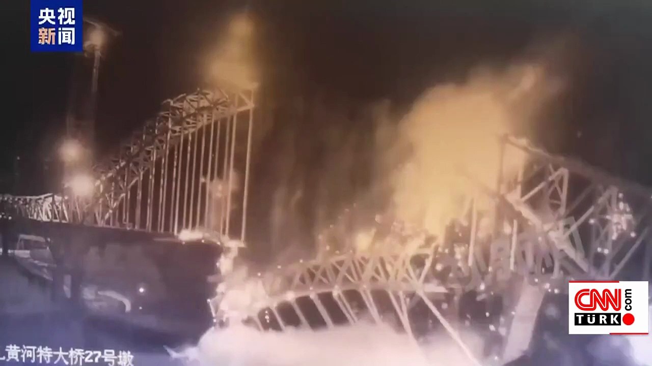 Çin'de yapımı süren köprü böyle çöktü!
