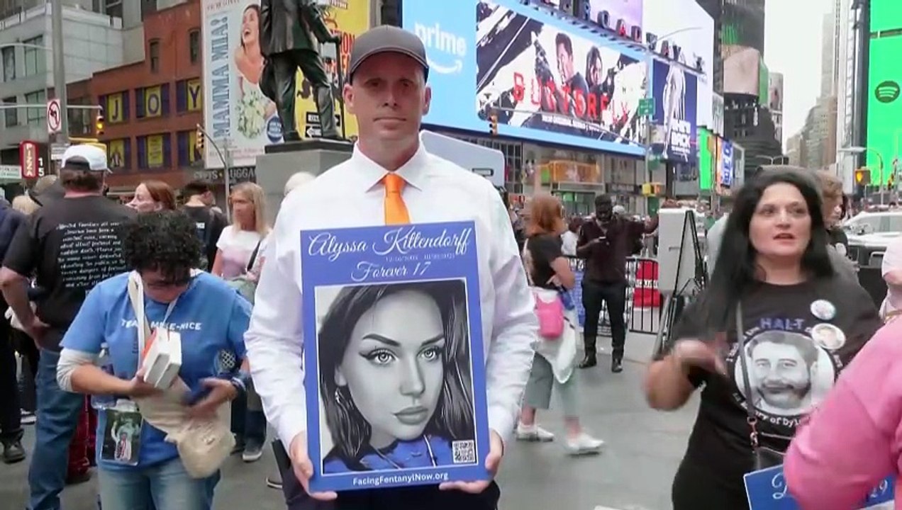 Families gather to remember fentanyl victims in Times Square