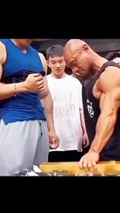 respect_bodybuilder_X_construction_worker_#shortvideo_#shorts(360p)