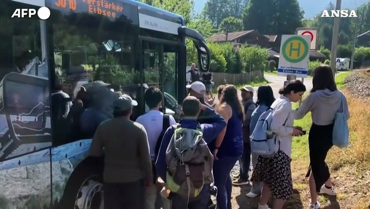 Germania, al lago Eibsee uno spettacolo da "Caraibi bavaresi"