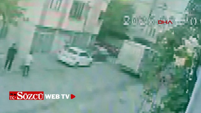 Avcılar'da kamyona yol verdi; duran otomobile çarpıp kaçtı