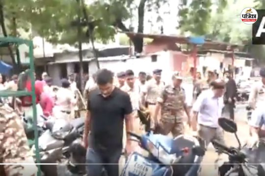 शराब घोटाले में मनी लॉन्ड्रिंग केस! पूर्व CM भूपेश बघेल के बेटे चैतन्य बघेल कोर्ट में पेश, Video