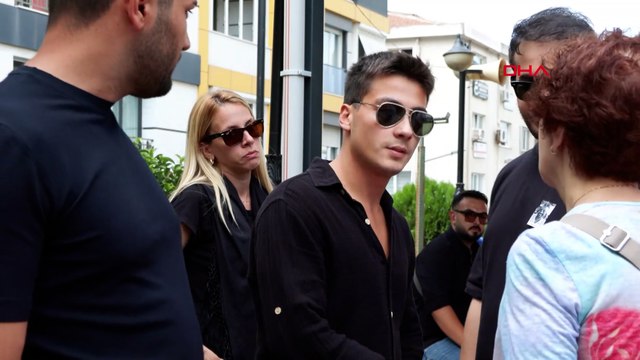 Oyuncu Atakan Özkaya'nın babası son yolculuğuna uğurlandı