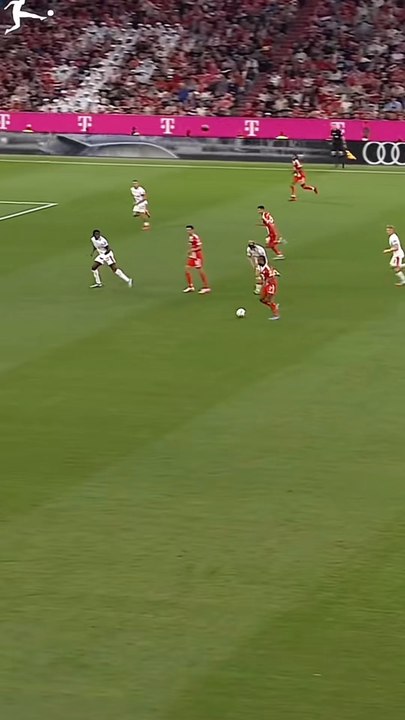 🚨 soirée de FOLIE en Europe !Le Bayern Munich écrase son adversaire avec un set de tennis : 6-0 🎾🔴⚪️De son côté, Chelsea régale Stamford Bridge avec un festival offensif et une victoire 5-1 🔵🔥