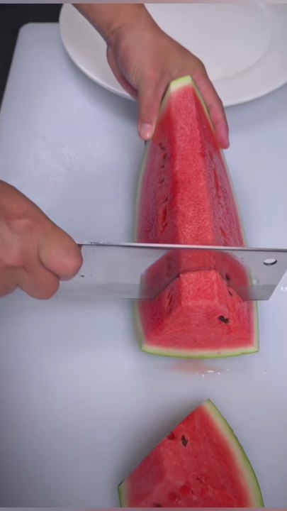 Fruit cutting short