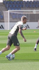 Pura clase al ritmo de tango: Mastantuono deslumbra en el entrenamiento con este control exquisito