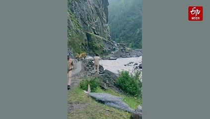 धराली पहुंची बड़ी मशीनें, गंगोत्री मार्ग को सुचारू करने में जुटा प्रशासन, हर्षिल झील खोलने की रफ्तार बढ़ी