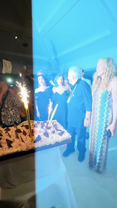 Video - Massimo Gargia lors de la fête d'anniversaire de M.Gargia (85 ans) à l'Hôtel de Paris à Saint-Tropez le 20 août 2025. © Franz Chavaroche / Bestimage